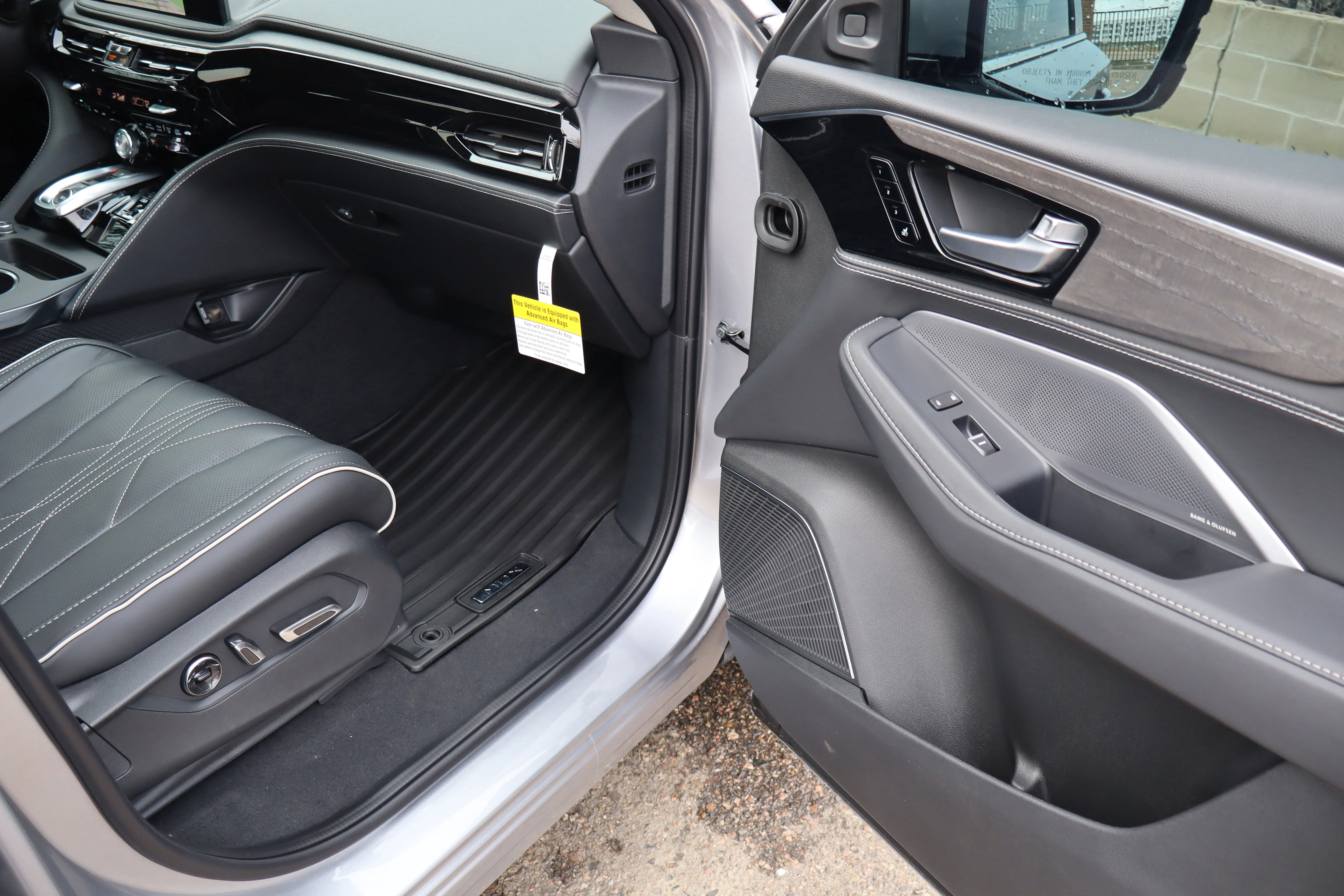 New 2026 Solar Silver Metallic Acura w/Advance Package image 34