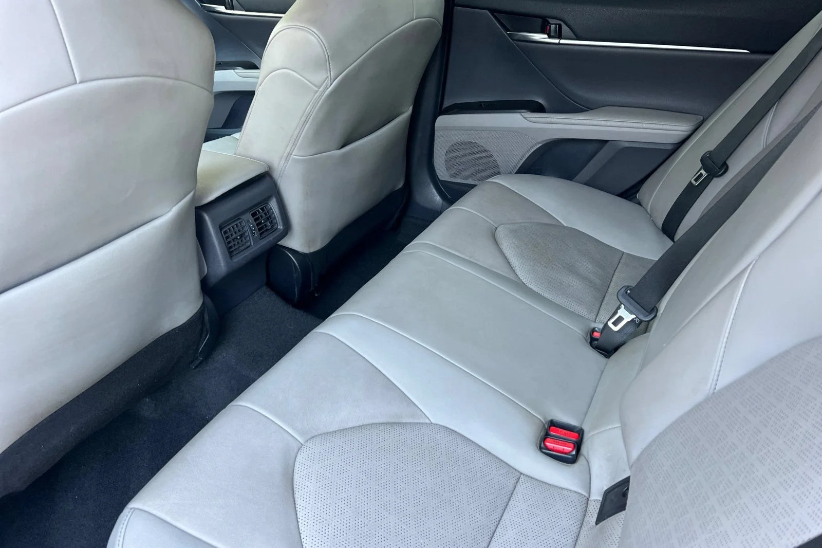 Used 2022  Toyota Hybrid XSE image 12