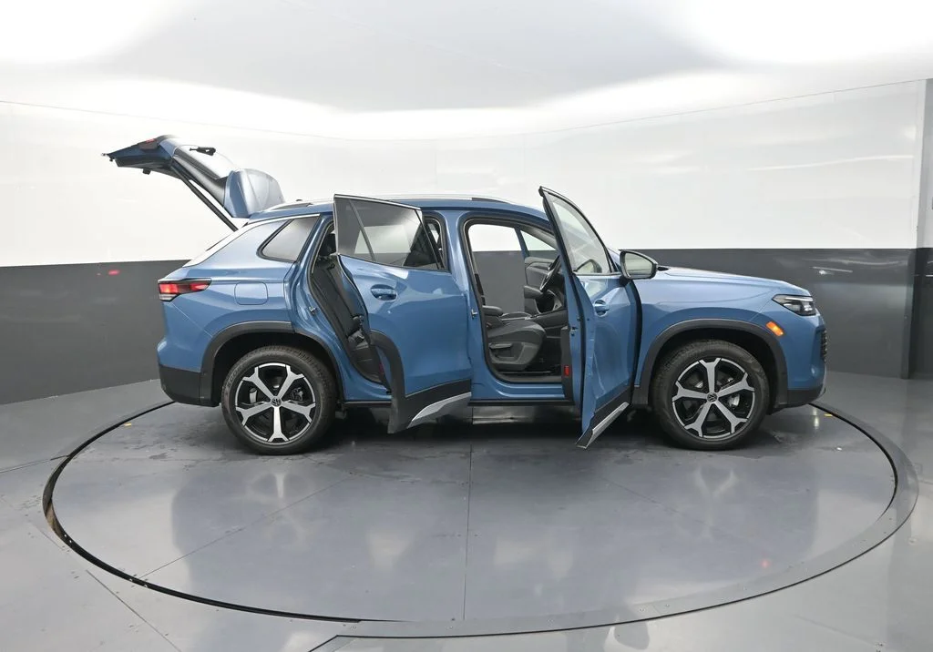 New 2026 Blue Volkswagen 2.0T SE image 37