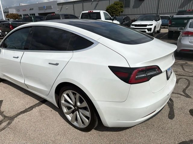Used 2020 White Tesla Standard Range Plus image 4