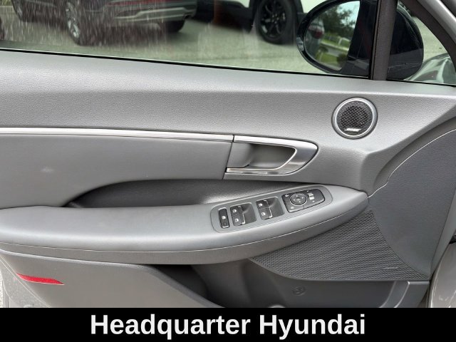 Used 2022 Gray Hyundai SEL Plus image 7