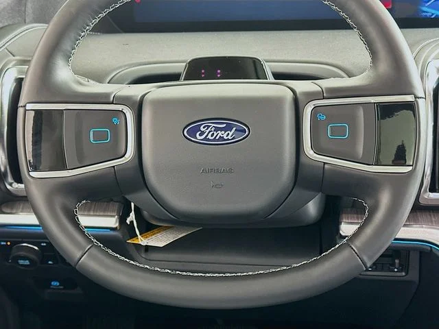 New 2026 White Ford Platinum image 16