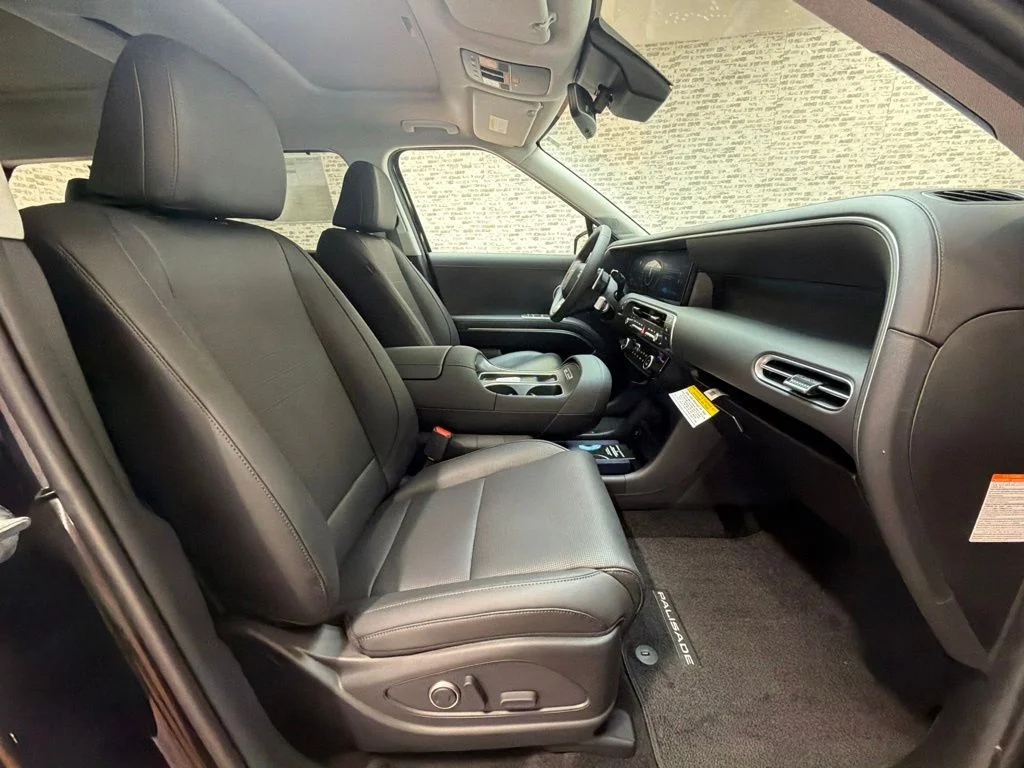 New 2027 Abyss Black Pearl Hyundai Calligraphy image 11