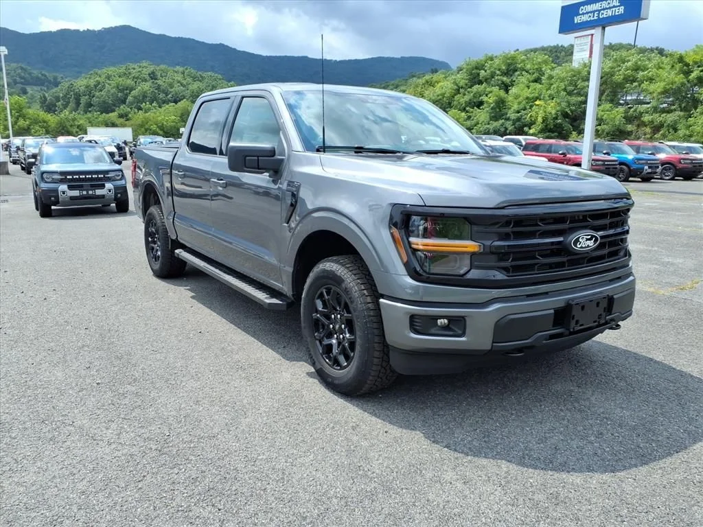 New 2026 Carbonized Gray Metallic Ford XLT image 16