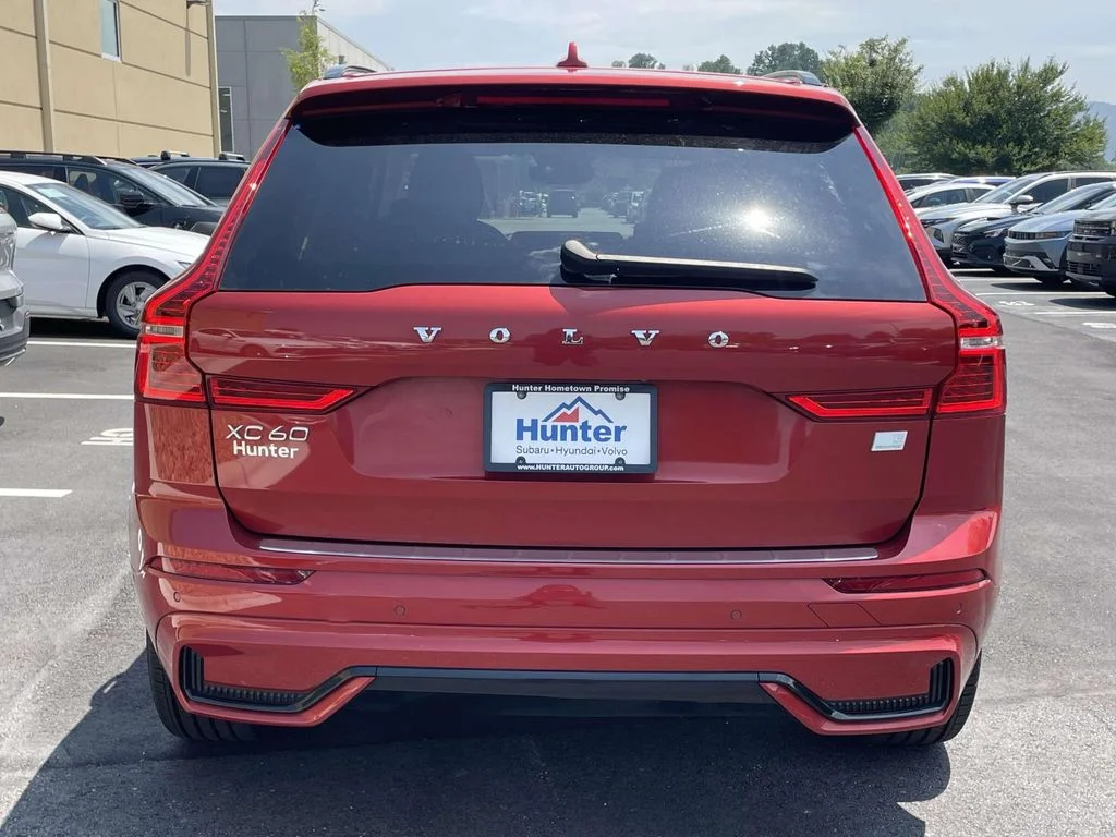 Certified Used 2024 Fusion Red Volvo Plus image 27
