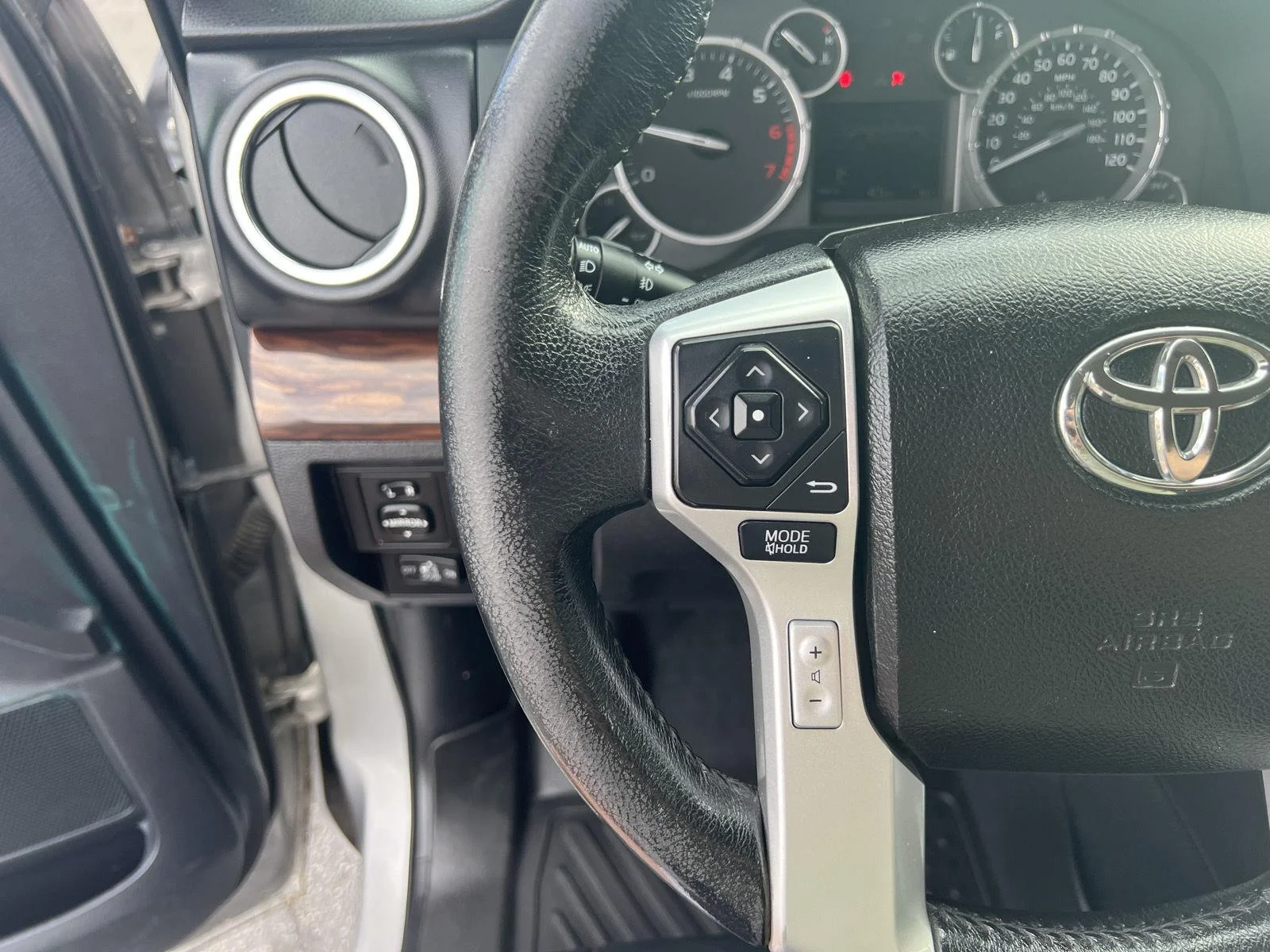 2016 Toyota Tundra Limited - Photo 23