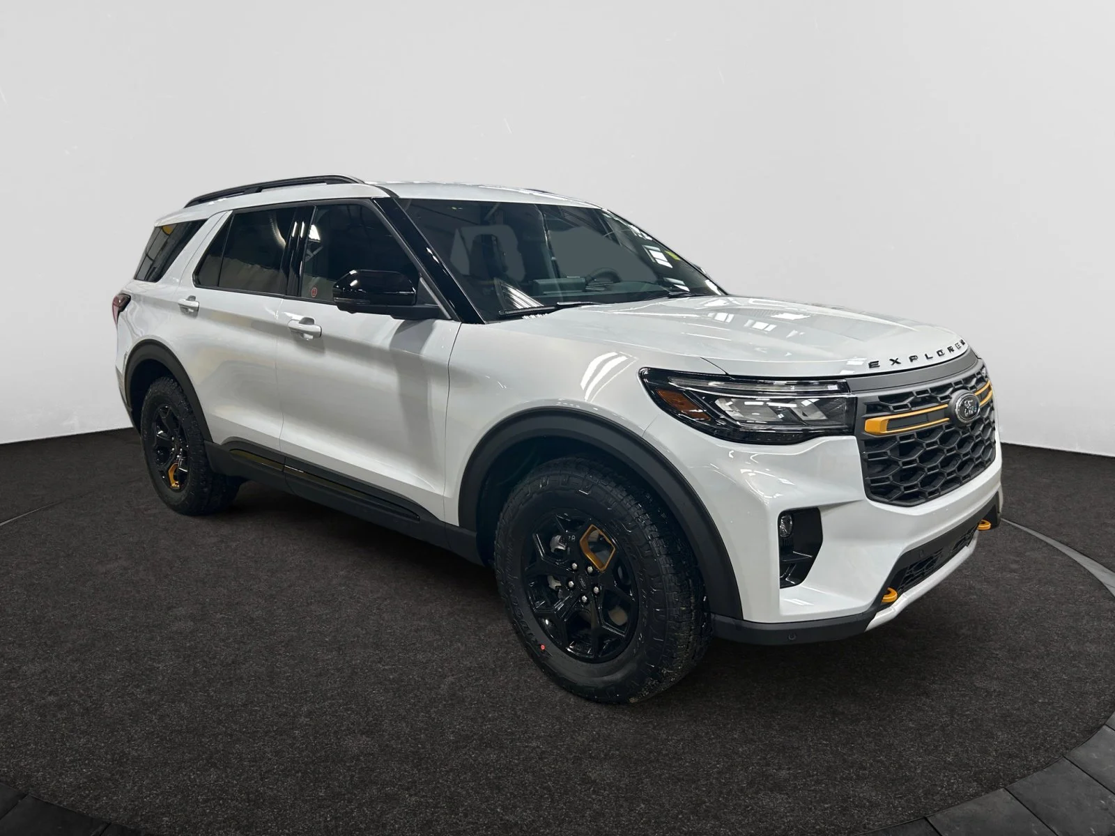 New 2026 Space White Metallic Ford Tremor image 7
