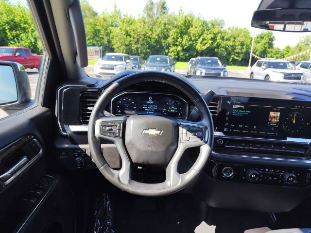 Used 2023 Brown Chevrolet LT image 17