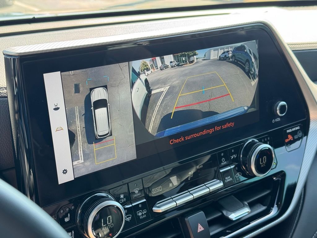 Used 2024  Toyota Platinum image 33