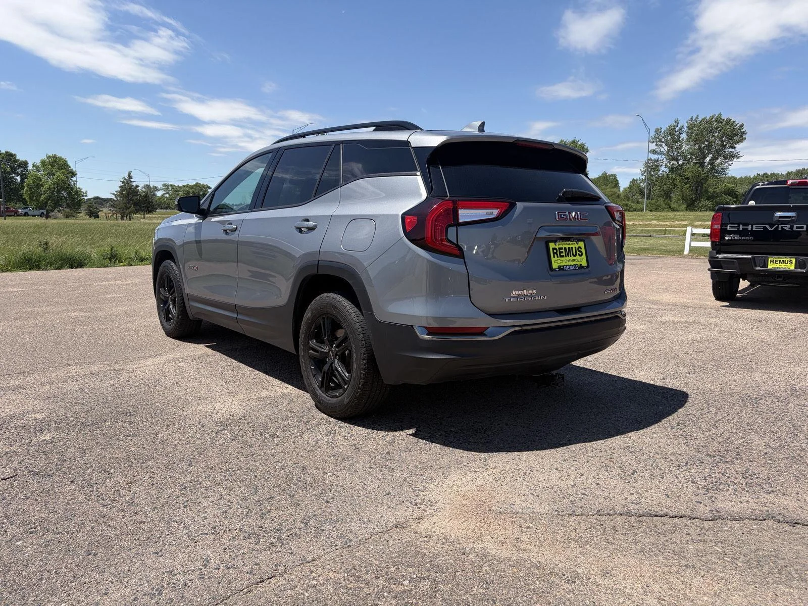 Used 2023 Sterling Metallic GMC AT4 image 5