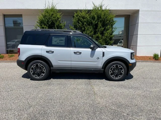 New 2026 SPACE WHITE Ford Outer Banks image 3