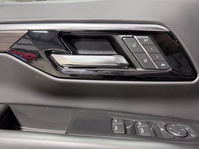 Used 2025 Gray Chevrolet LT image 29