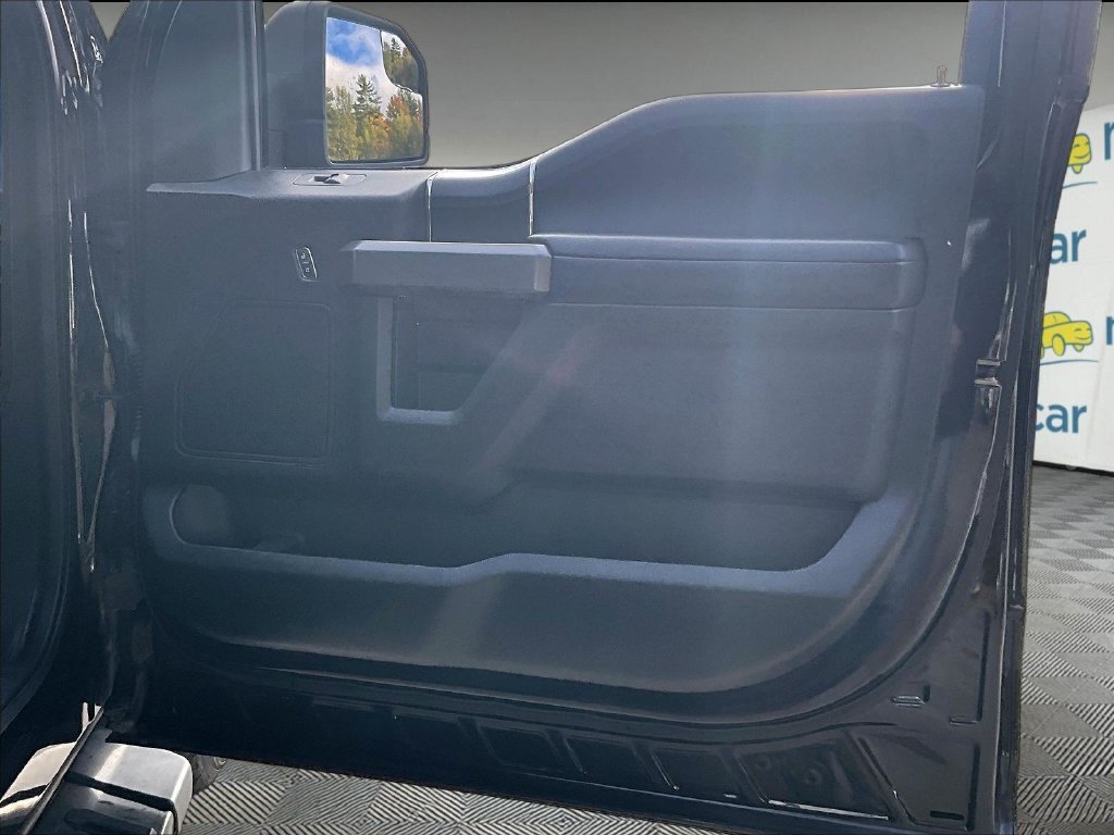 Used 2020 Black Ford XLT image 12