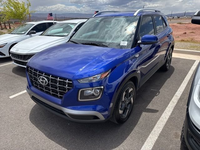 2023 Hyundai Venue SEL IVT's photo