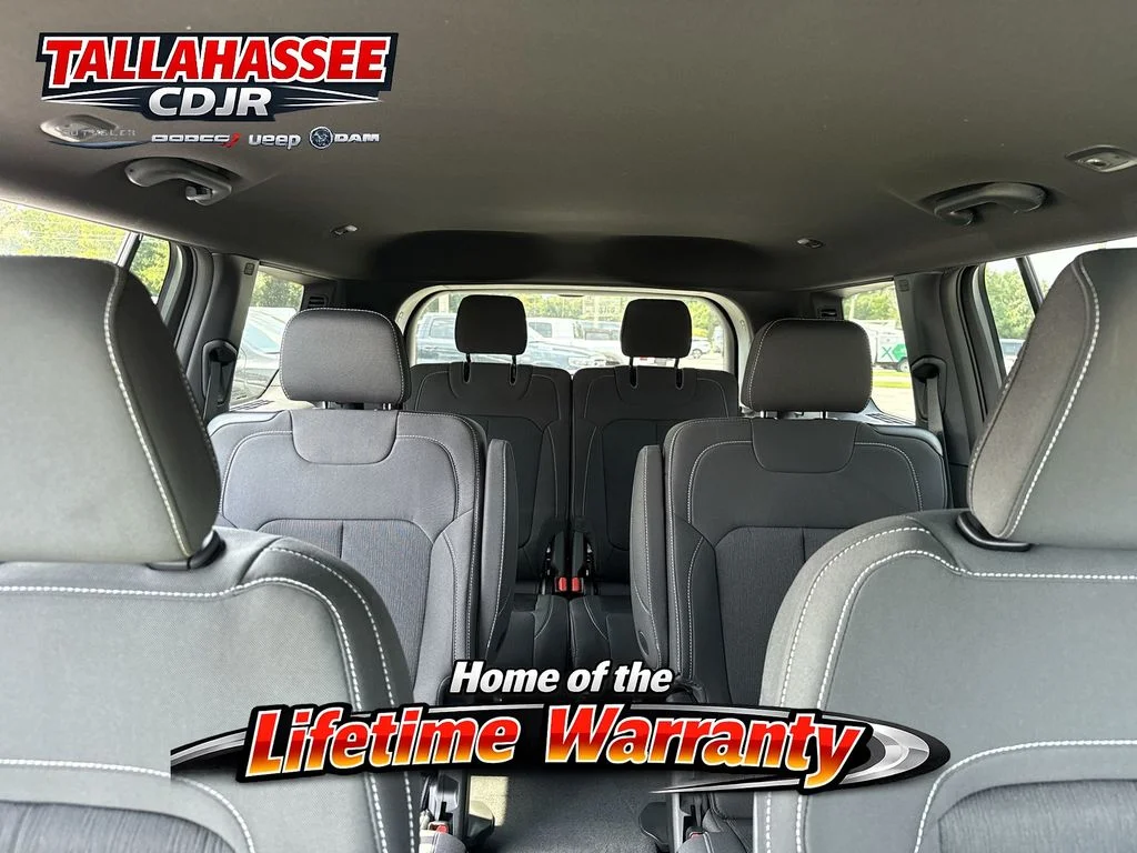 New 2026 Bright White Clearcoat Jeep Laredo image 31