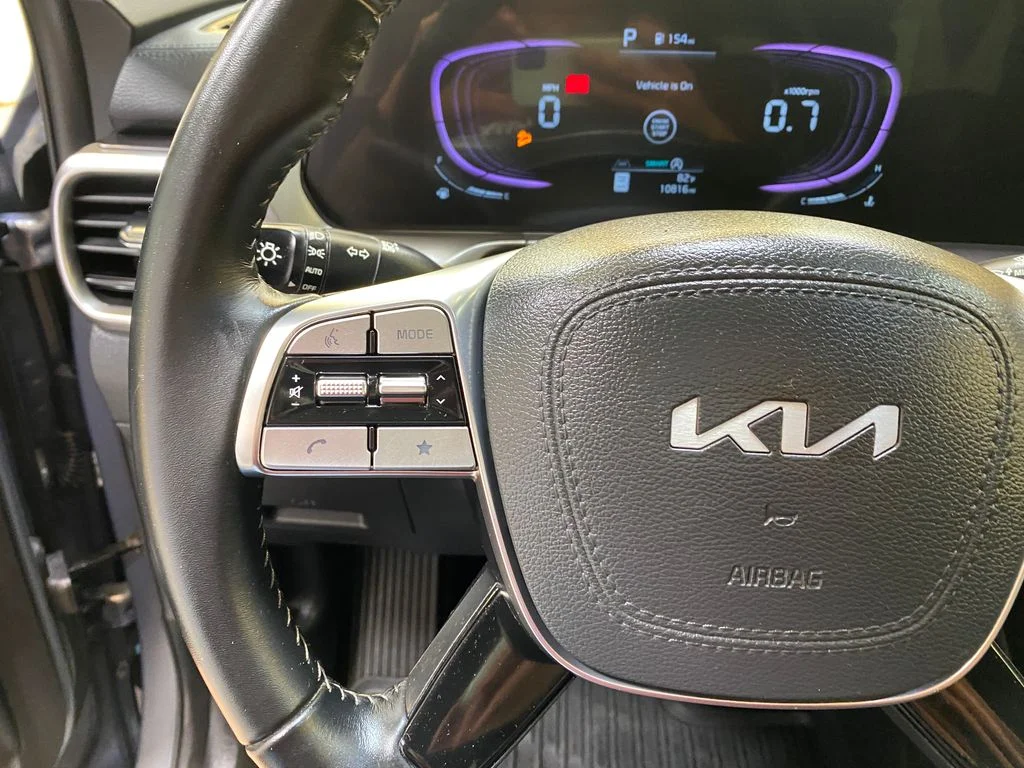 Used 2025 Silver Kia S image 34