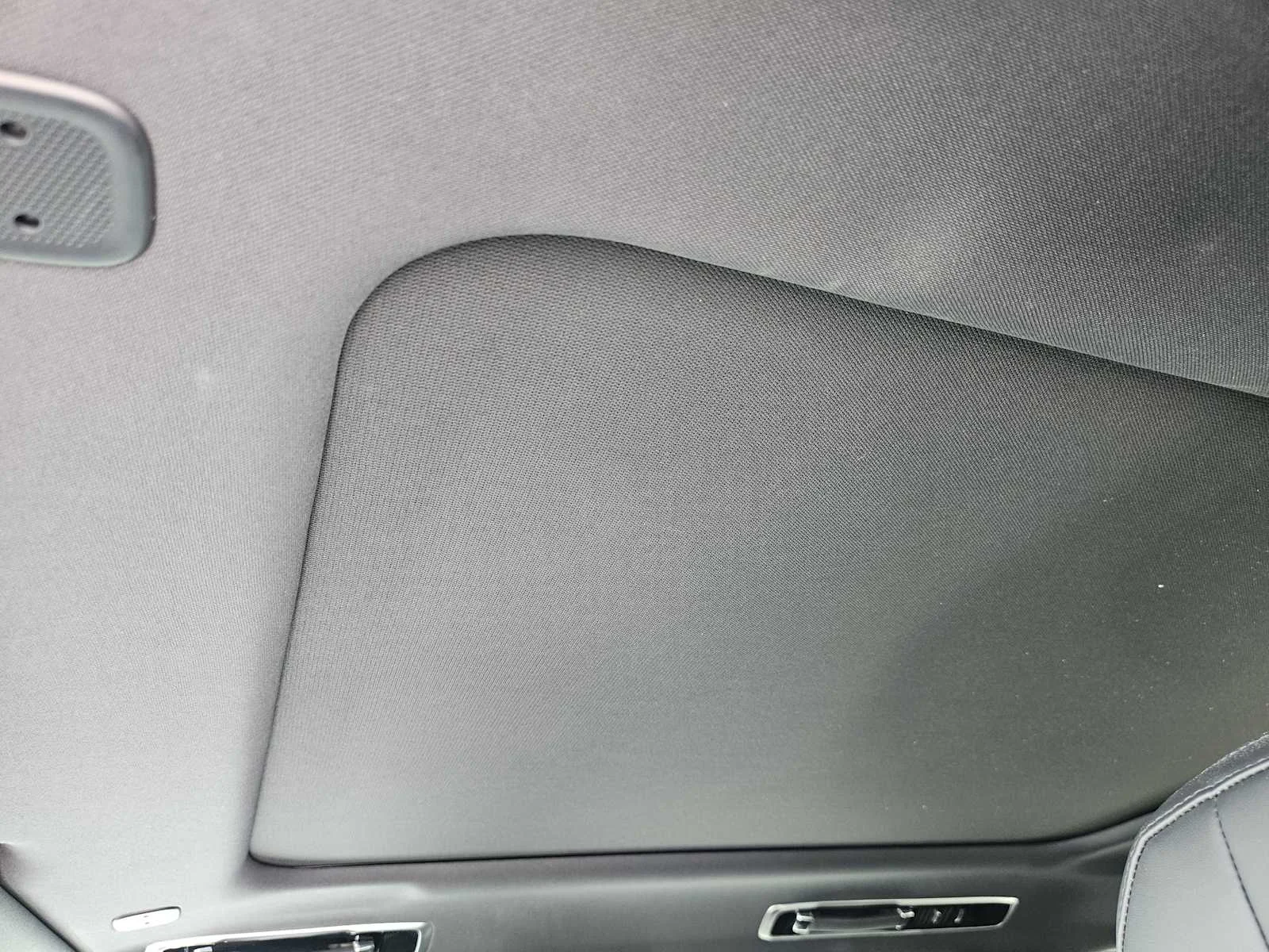 Certified Used 2024 Fuji White Land Rover Dynamic SE image 21