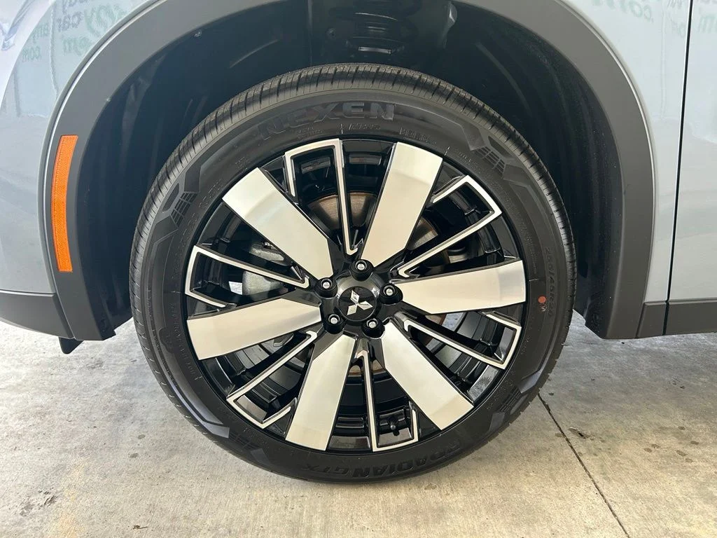 New 2026 Gray Mitsubishi SE S-AWC image 13