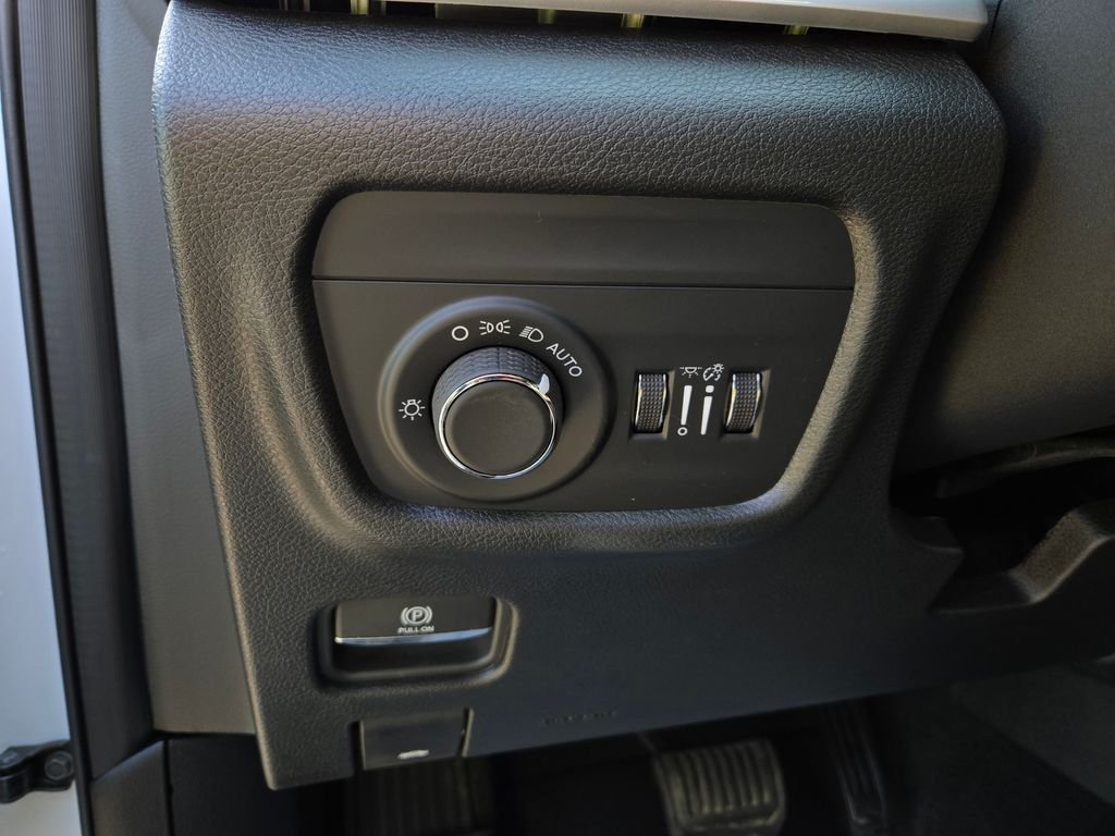 Used 2025 White Jeep Altitude X image 15