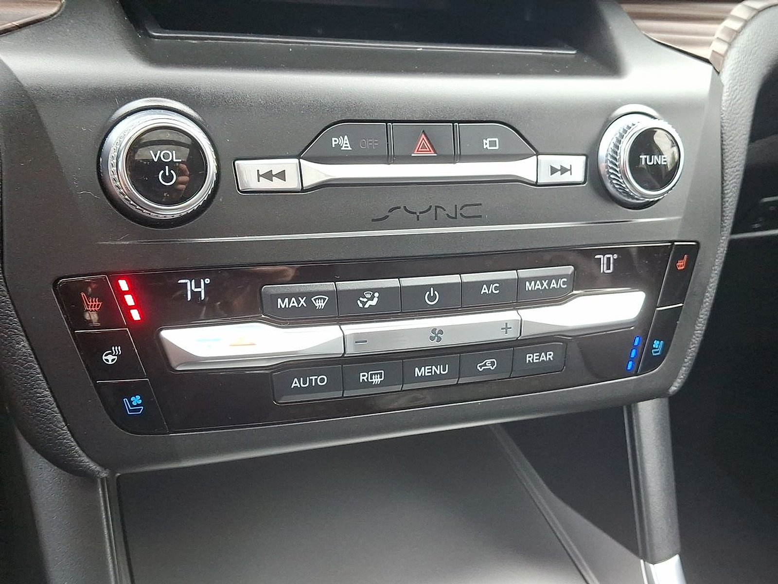 Used 2020 Silver Spruce Metallic - BN Ford Limited image 25