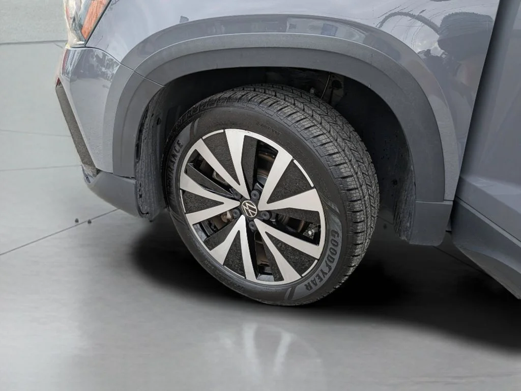 Certified Used 2023 Gray Volkswagen 1.5T SE image 34