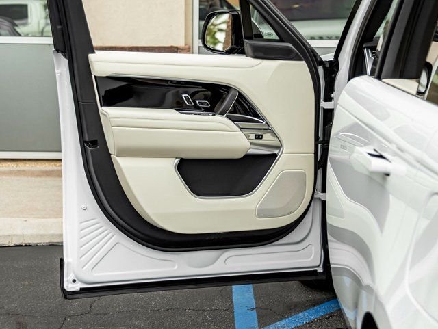 New 2026 Fuji White Land Rover SE image 12