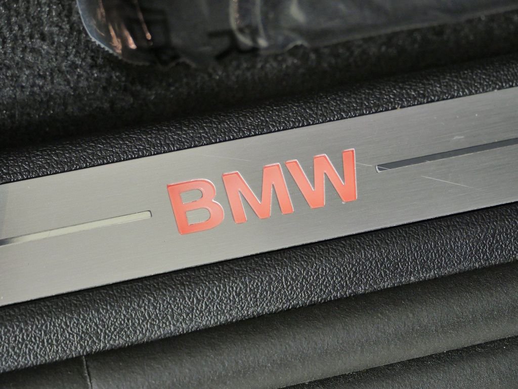 Certified Used 2024 Black Sapphire Metallic BMW xDrive40i image 28