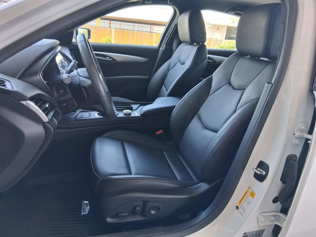 Used 2023 SUMMIT WHITE Cadillac Luxury image 17