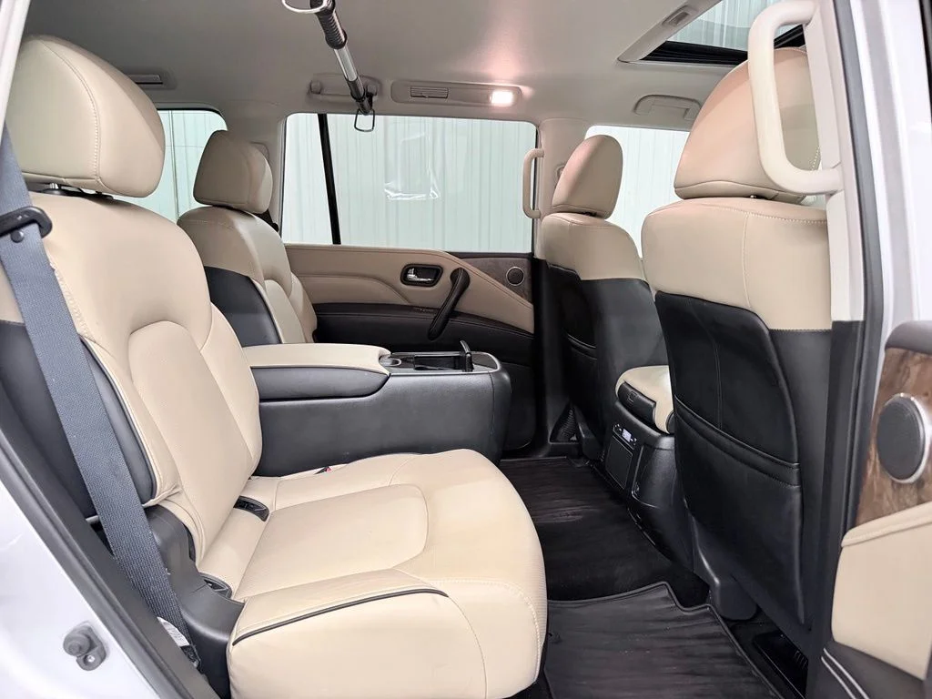 Used 2023 Silver INFINITI Premium Select image 33