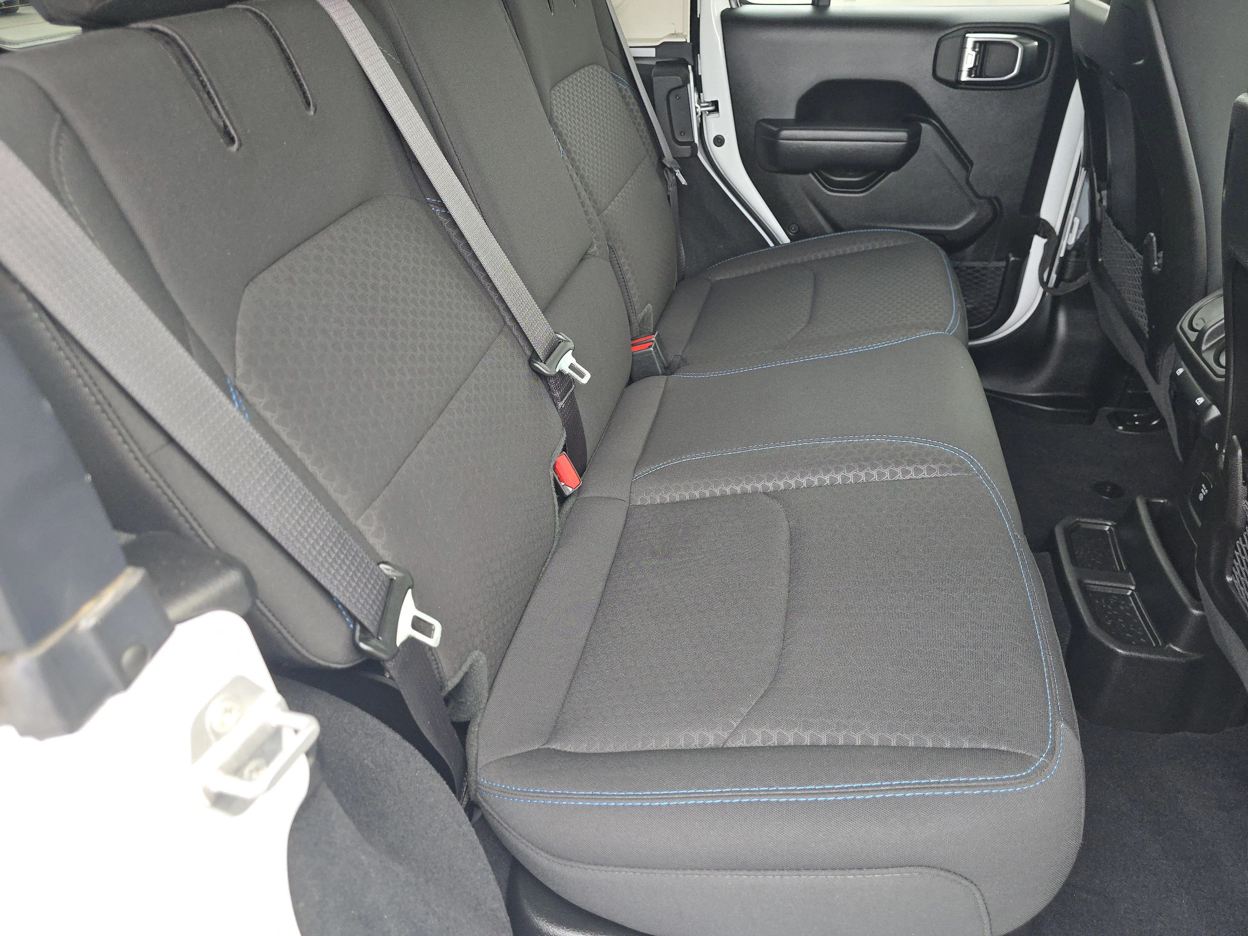 Used 2025 Bright White Clearcoat Jeep Rubicon image 17