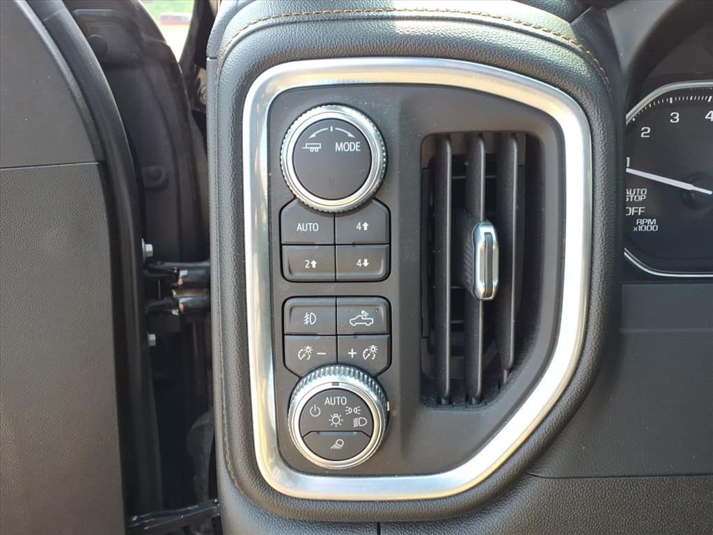 Used 2021 Black GMC AT4 image 21
