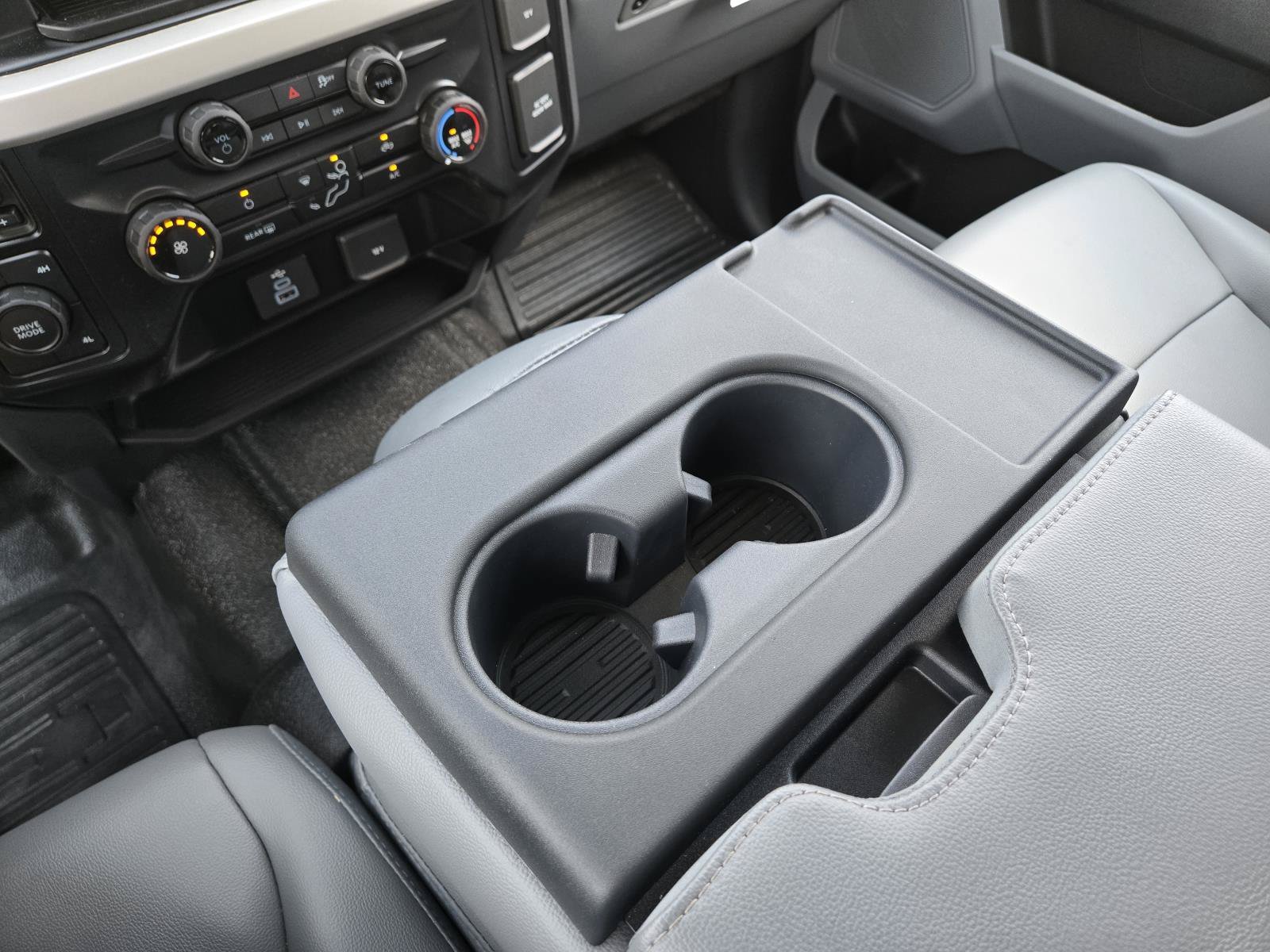 New 2026 Oxford White FORD F-350® XL image 32