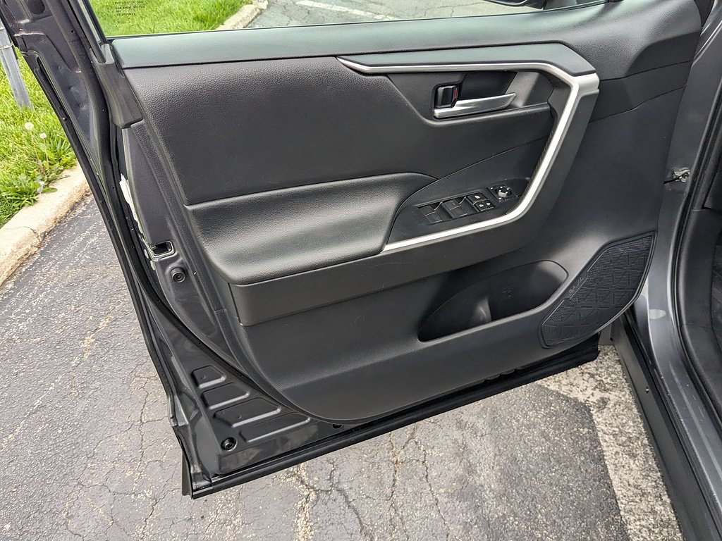 Used 2021 Midnight Black Metallic Toyota XLE image 12