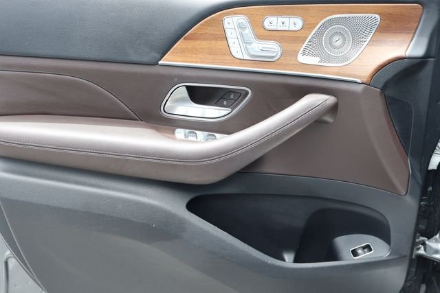 Used 2022  Mercedes-Benz GLS 450 image 12