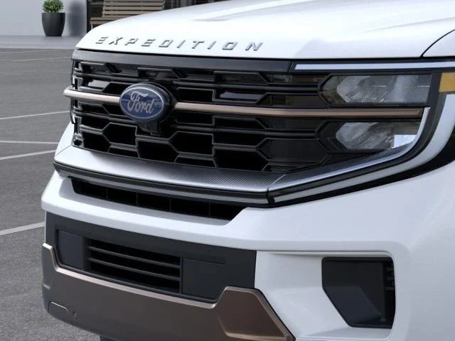 New 2026 Star White Metallic Tri-Coat Ford King Ranch image 40