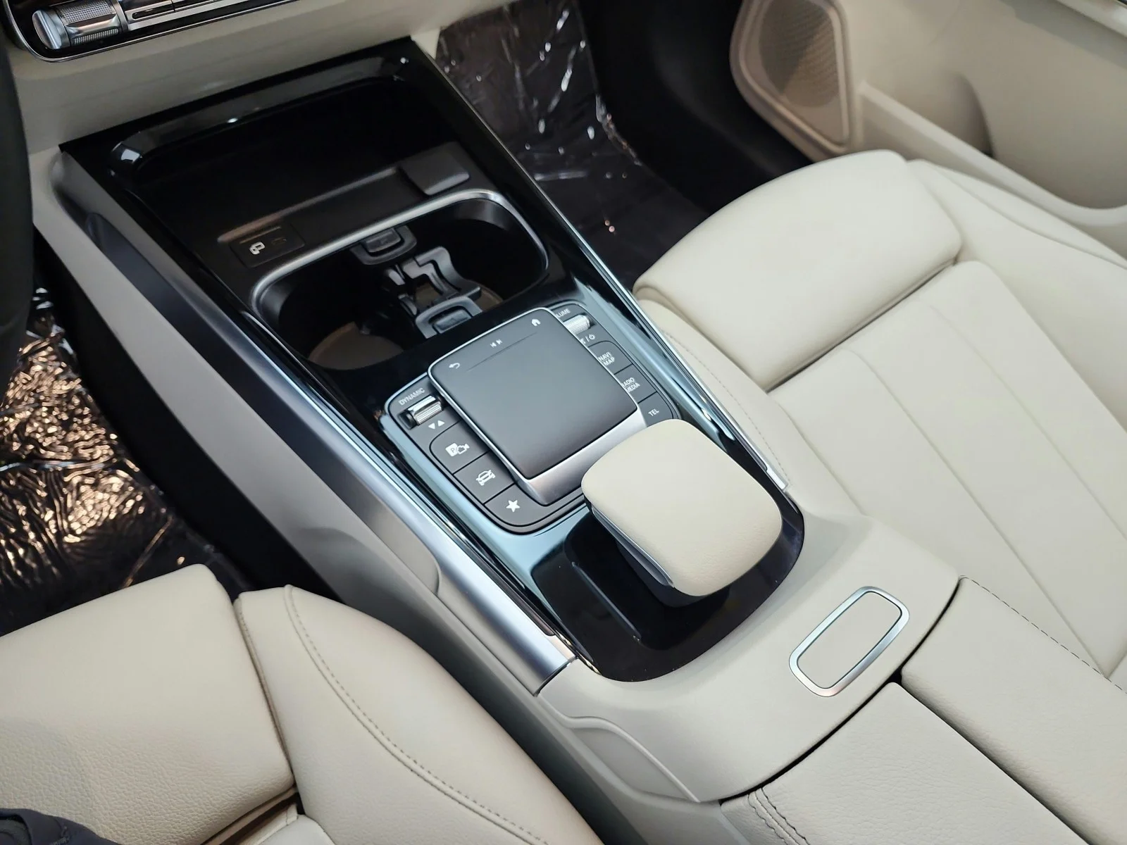 Used 2022 Denim Blue Metallic Mercedes-Benz GLB 250 SUV image 12