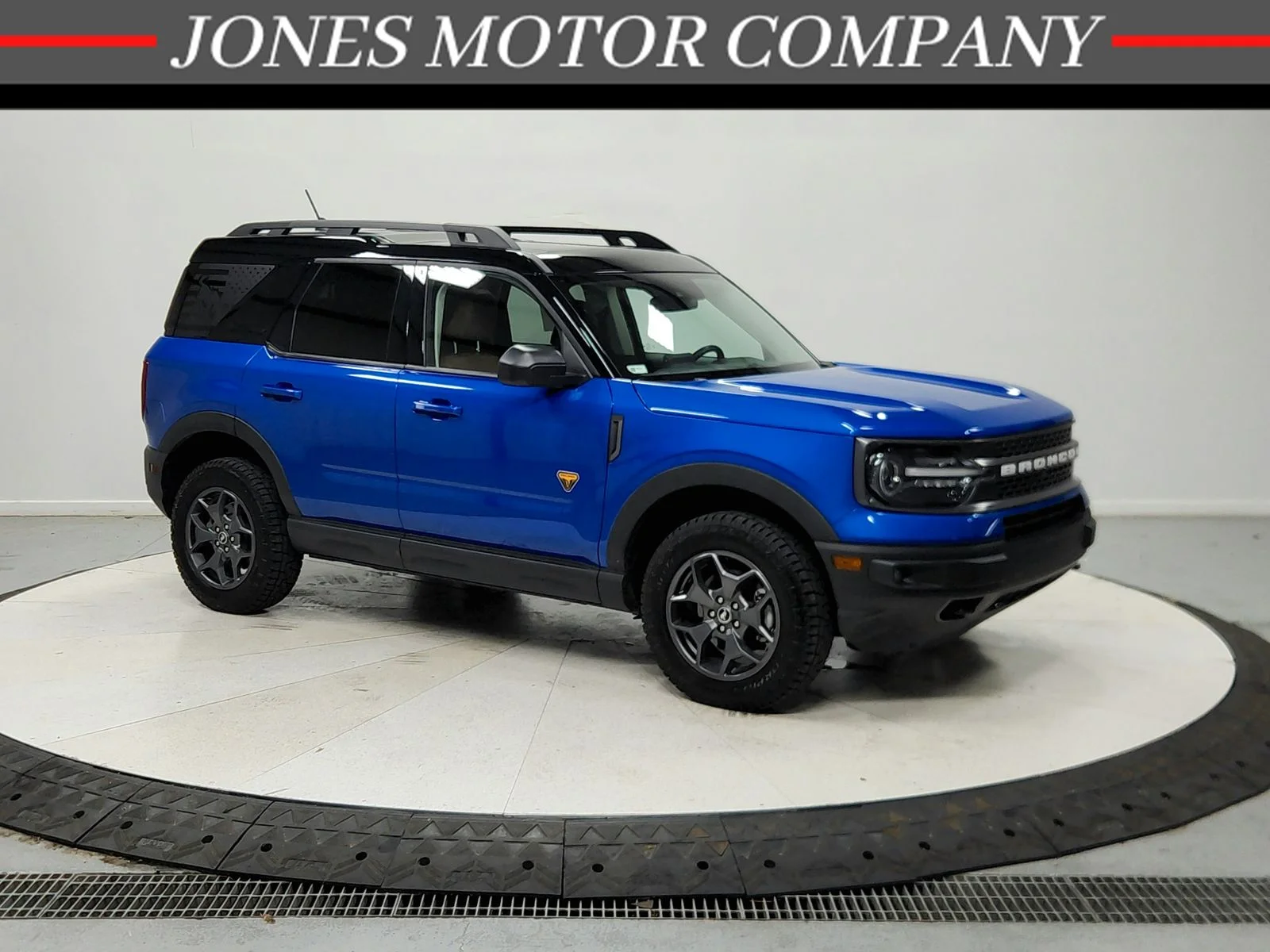 Used 2022 Blue Ford Badlands image 1