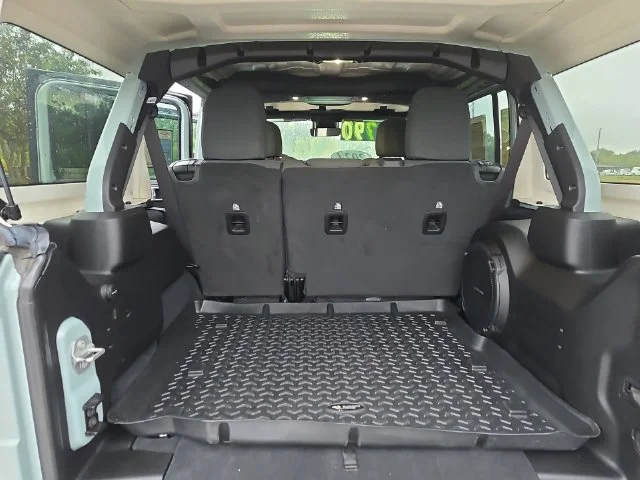 Used 2024 Gray Jeep Rubicon image 13