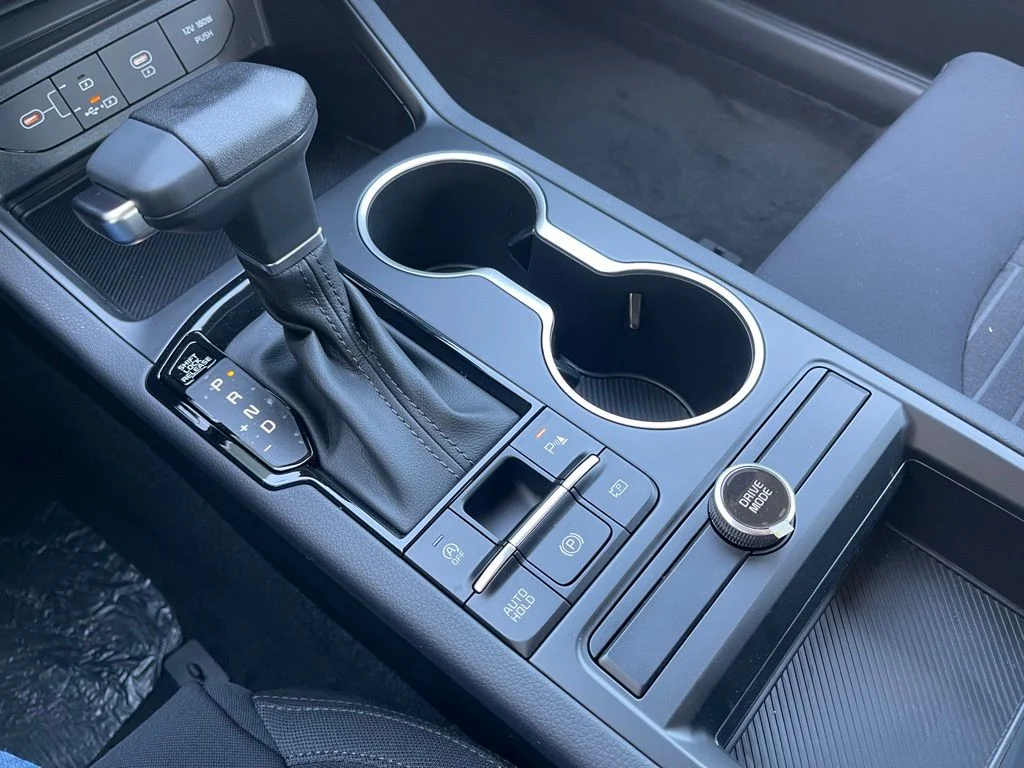 New 2026 White Kia LXS image 15