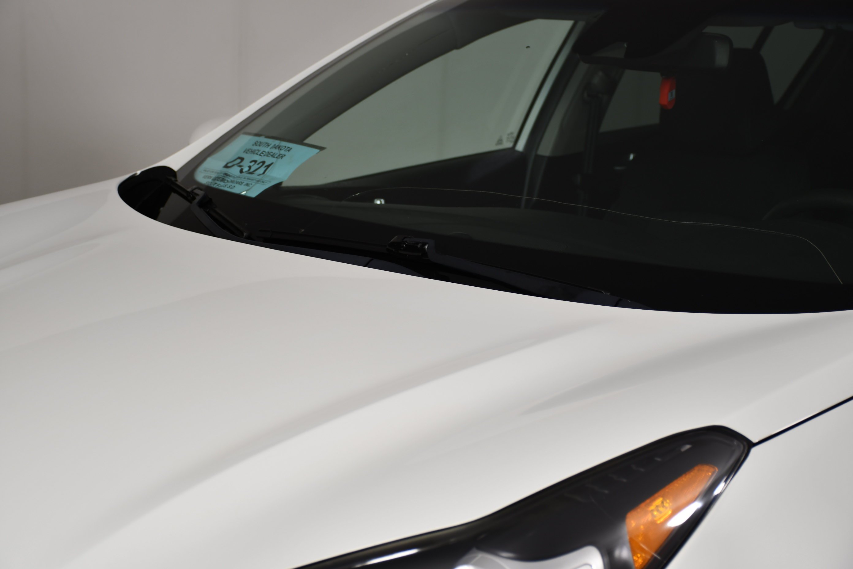 Used 2021 Clear White Kia LX image 12