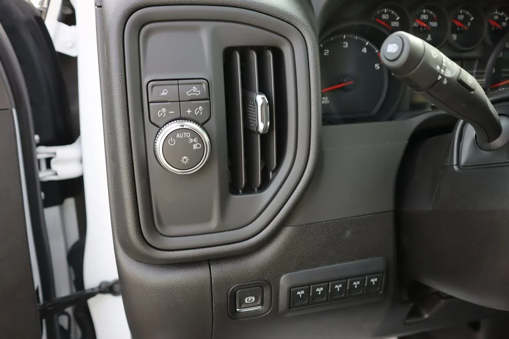 2025 GMC Sierra 3500HD Pro - Photo 10