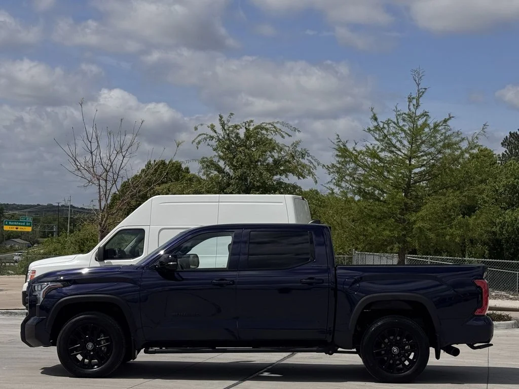 Used 2025  Toyota Limited image 3