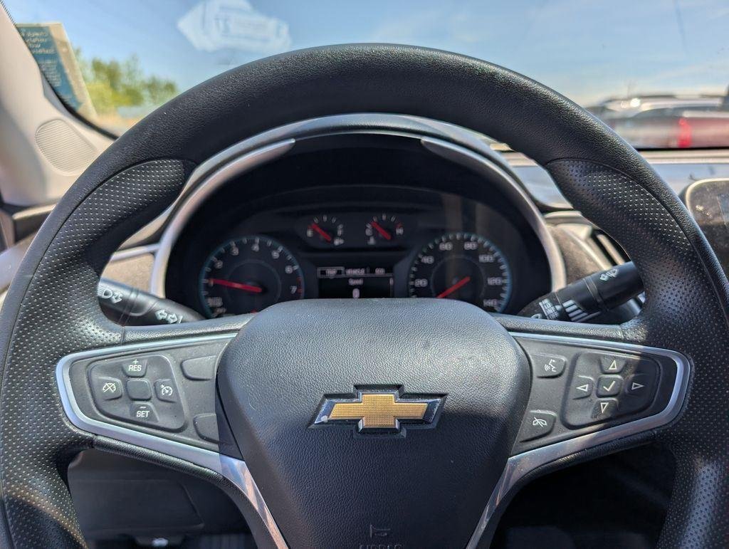 Used 2022 Summit White Chevrolet LT image 11