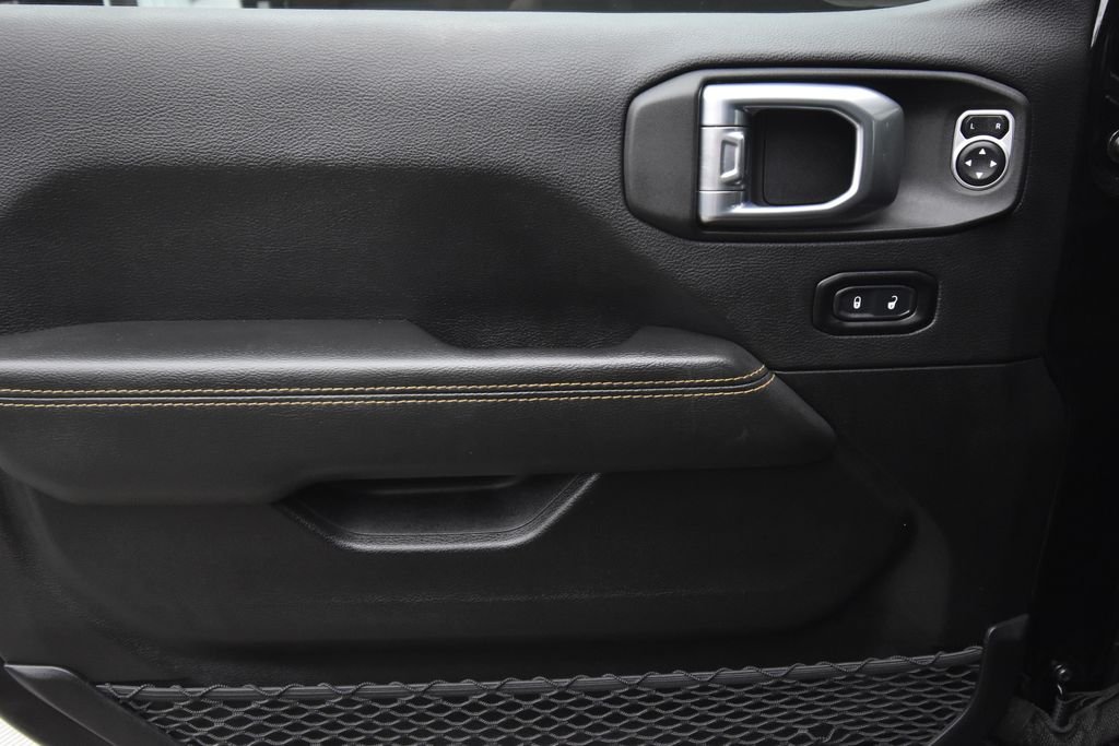 Certified Used 2021 Black Clearcoat Jeep Overland image 26