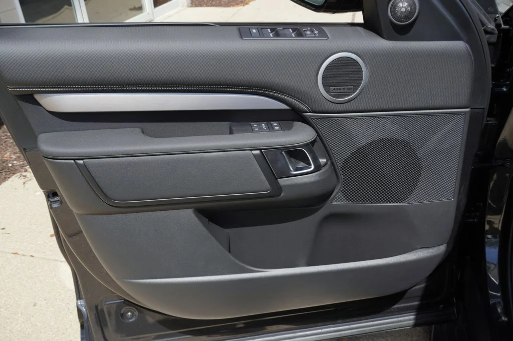 New 2026 Carpathian Grey Land Rover Dynamic SE image 10