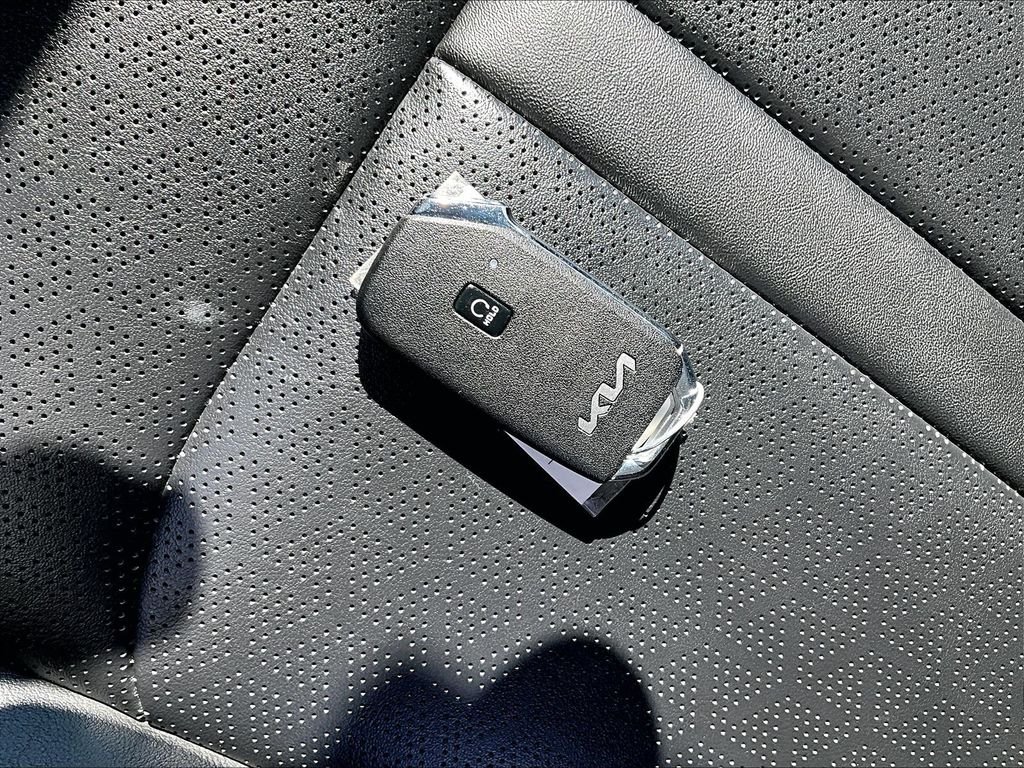 Used 2023 Silver Kia X-Line S image 11
