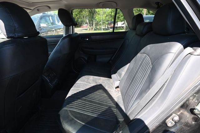 Used 2019 Black Subaru 2.5i image 9