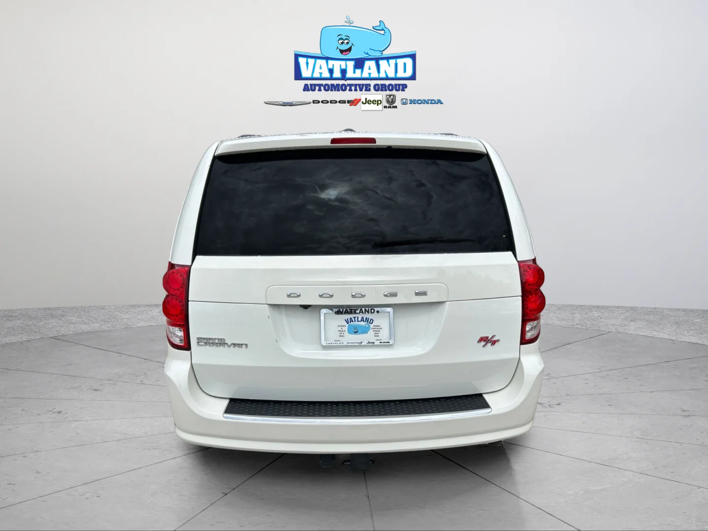 Used 2013 Stone White Dodge SXT image 4