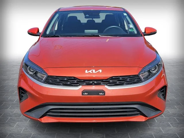 Used 2023 Red Kia LXS image 2