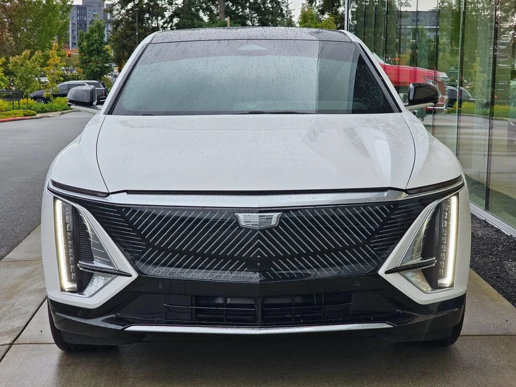 Certified Used 2024 Crystal White Tricoat Cadillac Luxury 2 image 8